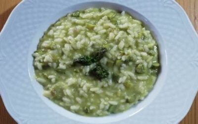 Risotto con asparagi verdi coltivati o selvatici